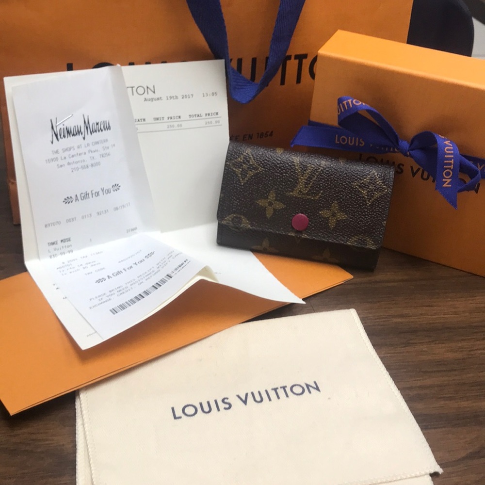 Louis Vuitton 6 ring key holder